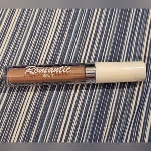 NWT! Romantic Beauty Concealer in Caramel 03